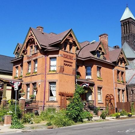 Buffalo Harmony House Екстериор снимка