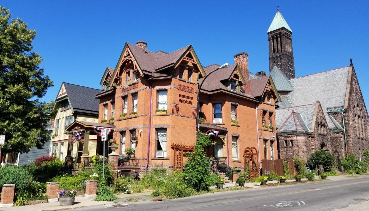 Buffalo Harmony House Екстериор снимка