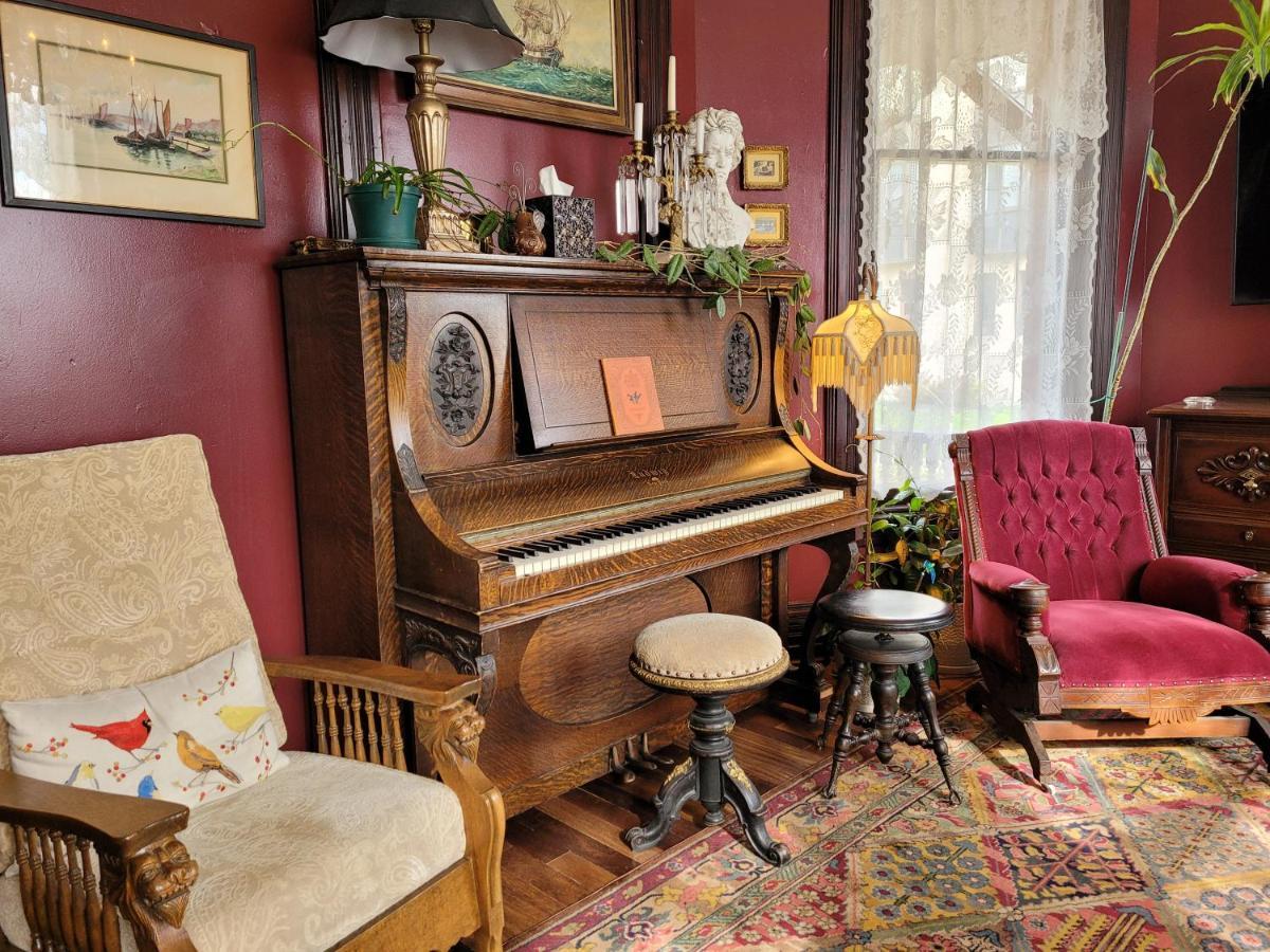 Buffalo Harmony House Екстериор снимка